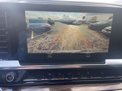 Used 2022 Chevrolet Silverado 1500 RST w/ Z71 Off-Road Package AWD/4WD image 12