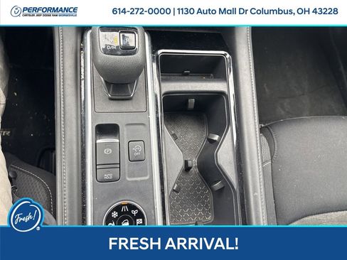 Used 2024 Nissan Pathfinder SV image 25