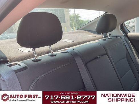 Used 2018 Chevrolet Cruze LT w/ Convenience Package FWD image 16
