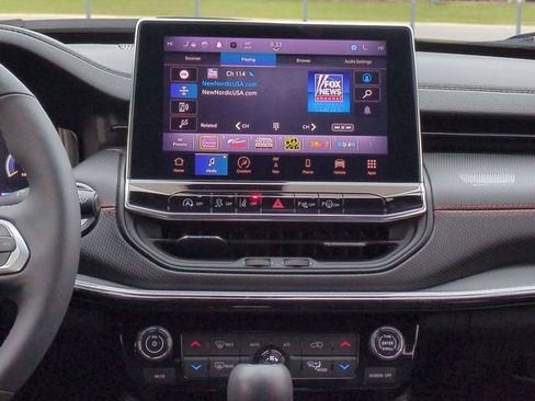 Used 2024 Jeep Compass Trailhawk w/ Trailhawk Elite Group image 18