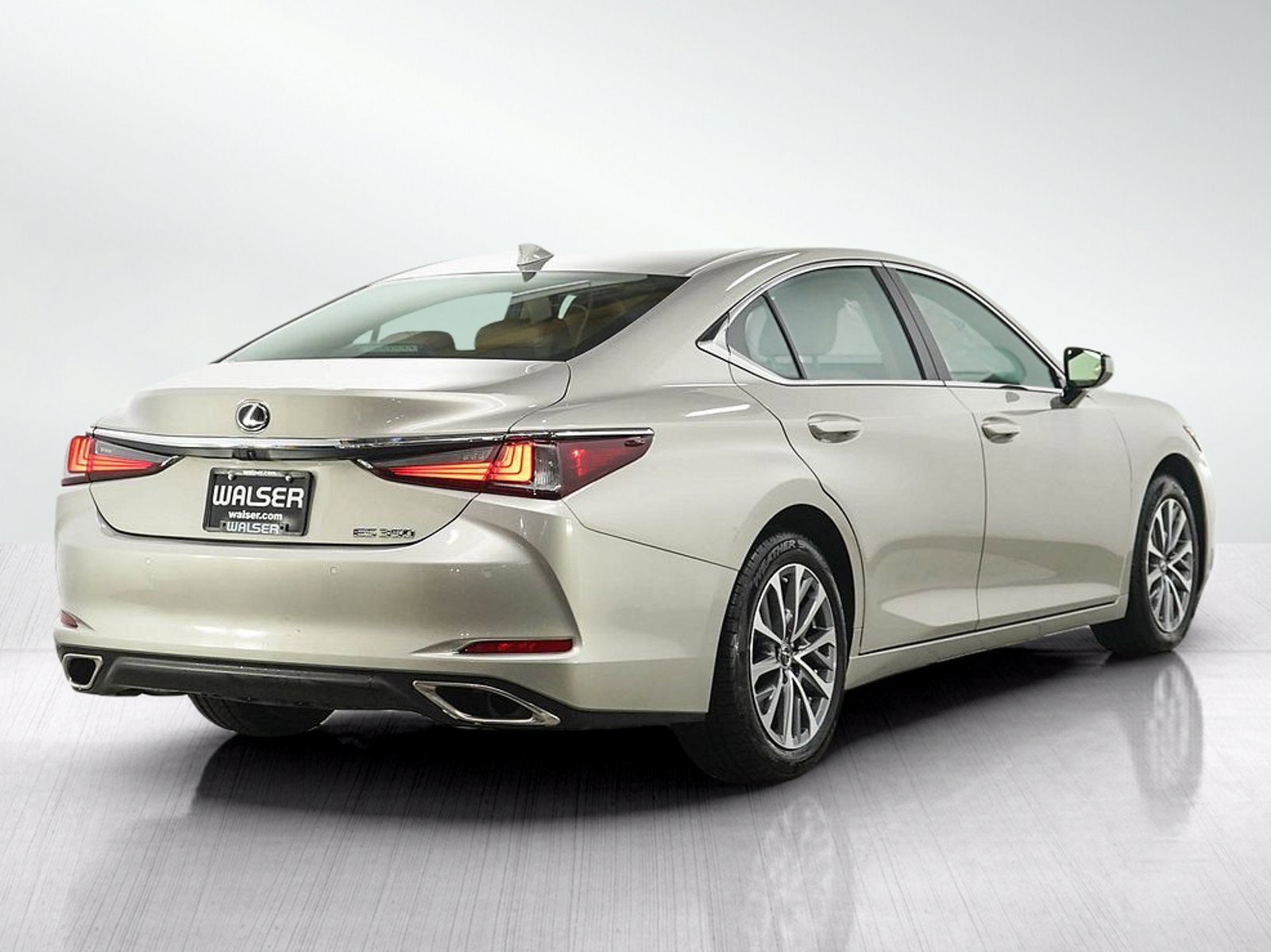 Used 2024 Lexus ES 350 w/ Premium Package FWD image 5