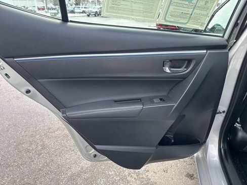 Used 2015 Toyota Corolla S image 31