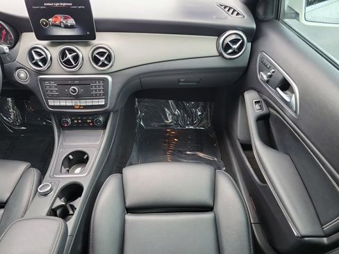 Used 2019 Mercedes-Benz GLA 250 4MATIC image 16