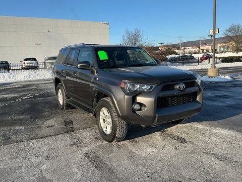 Used 2016 Toyota 4Runner SR5 image 3