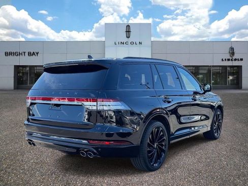 Certified 2023 Lincoln Aviator Black Label w/ Jet Package AWD/4WD image 5