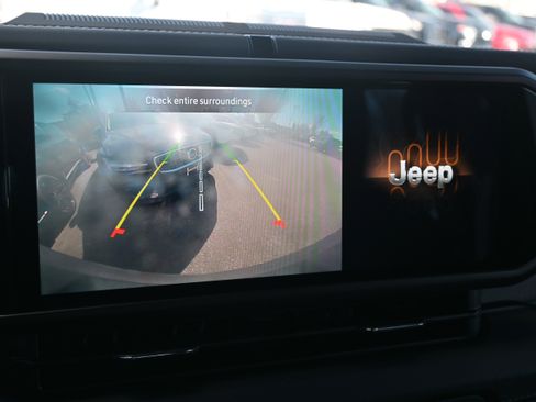 Used 2025 Jeep Wrangler Sahara w/ Safety Group image 15