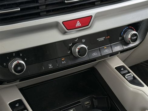 Used 2020 Kia Telluride S w/ S 8 Passenger Seating Package image 18