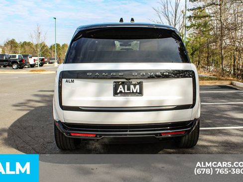 Used 2024 Land Rover Range Rover Long Wheelbase Autobiography image 11