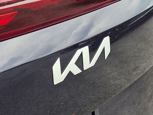 New 2026 Kia Carnival EX FWD image 20
