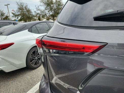 Used 2023 Toyota Highlander Platinum image 21