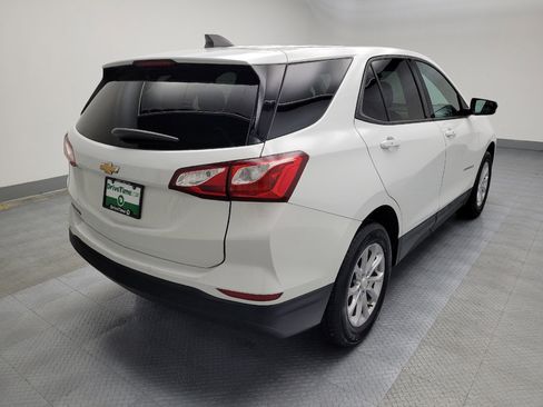 Used 2019 Chevrolet Equinox LS w/ LS Convenience Package image 9