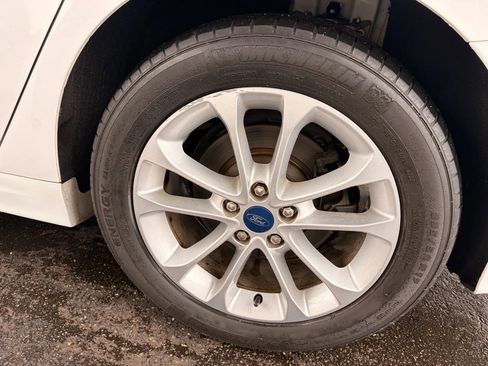 Used 2020 Ford Fusion SE image 39