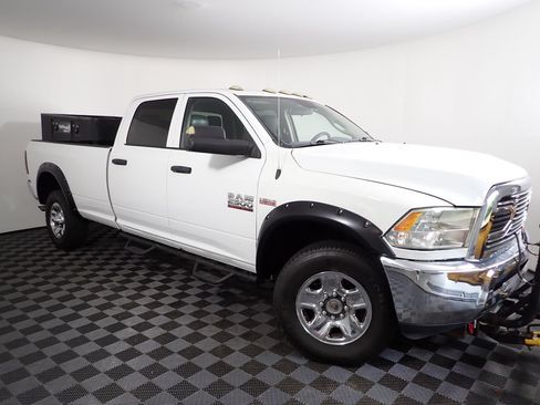 Used 2017 RAM 2500 Tradesman w/ Chrome Appearance Group AWD/4WD image 11