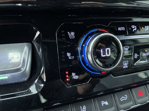 Used 2025 GMC Sierra 2500 AT4 w/ Technology Package image 38