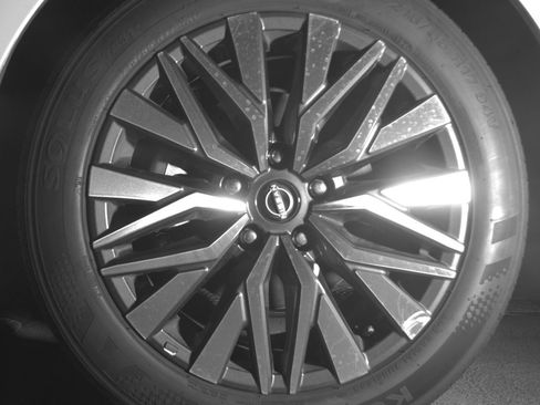 Used 2025 Nissan Altima 2.5 SV FWD image 12