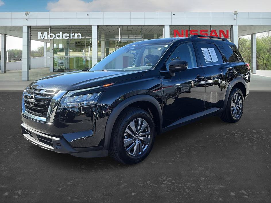 Certified 2025 Nissan Pathfinder SV FWD image 1