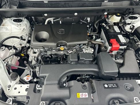 Certified 2025 Toyota RAV4 LE image 28