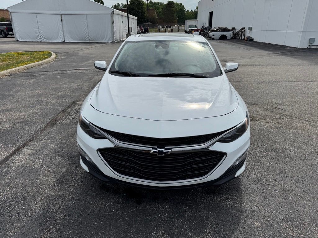 Certified 2022 Chevrolet Malibu LT FWD image 2