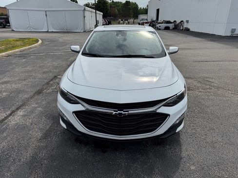 Used 2022 Chevrolet Malibu LT FWD image 2