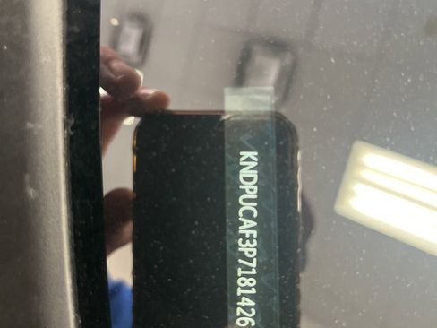 Used 2023 Kia Sportage LX image 6