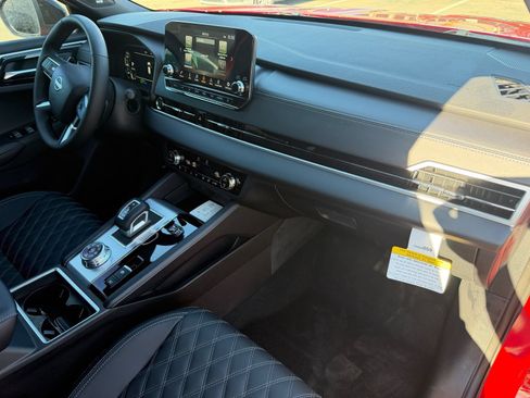 New 2026 Nissan Rogue Platinum AWD/4WD image 12