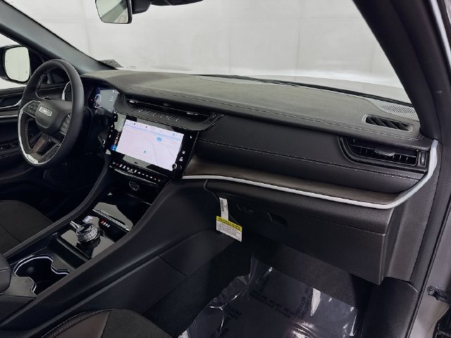 New 2026 Jeep Grand Cherokee Altitude AWD/4WD image 27
