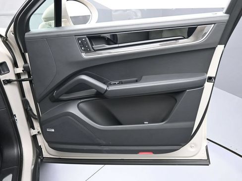 Certified 2026 Porsche Cayenne S AWD/4WD image 29
