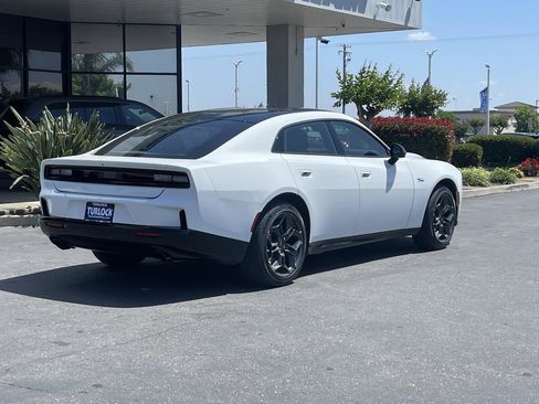 New 2026 Dodge Charger R/T w/ Blacktop Package AWD/4WD image 8