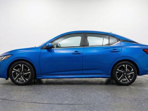 Used 2025 Nissan Sentra SV FWD image 5