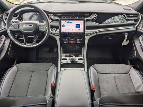 New 2024 Jeep Grand Cherokee Trailhawk w/ Luxury Tech Group III image 13