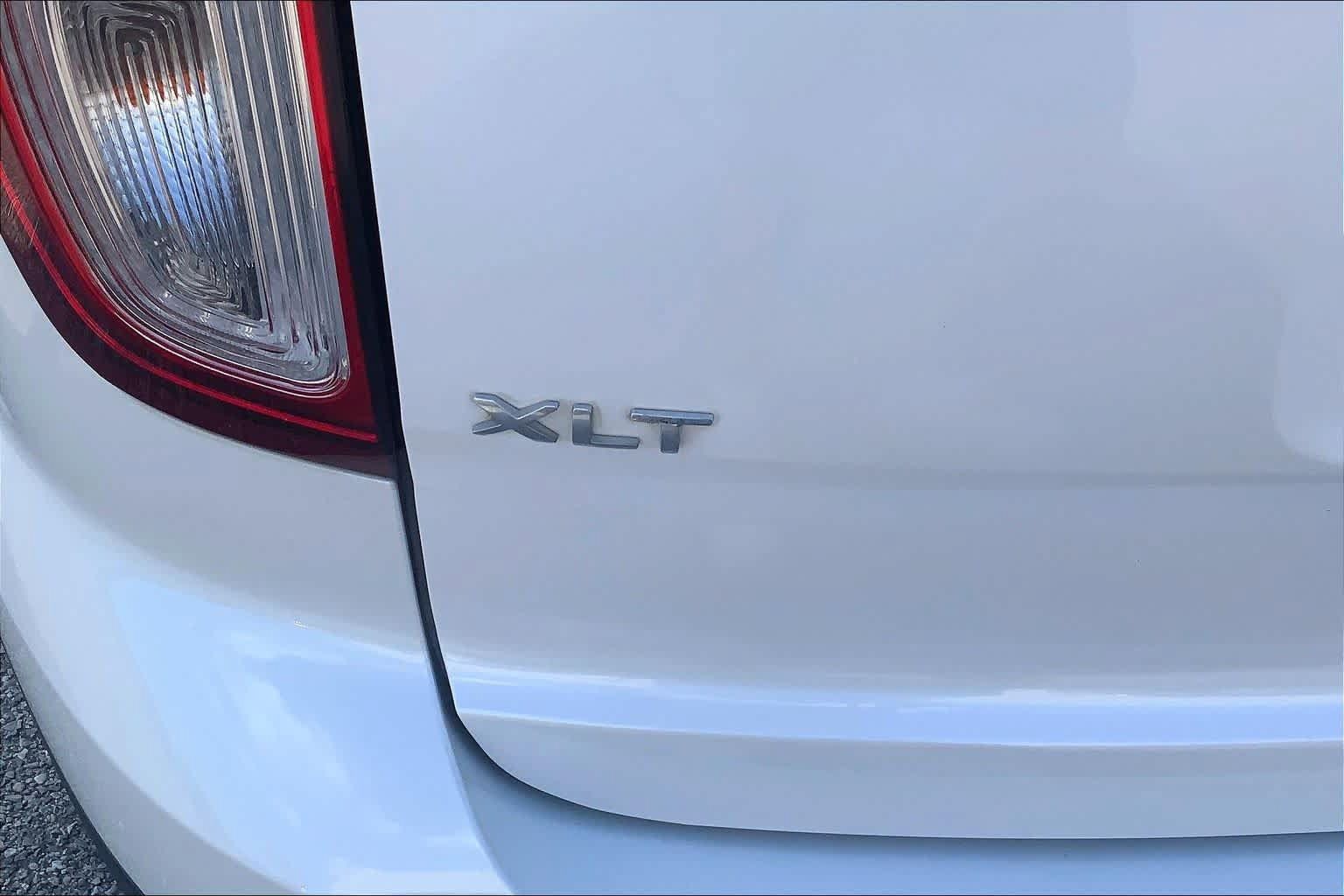 Used 2015 Ford Explorer XLT w/ Equipment Group 202A FWD image 10