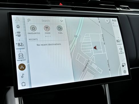 Used 2024 Land Rover Range Rover Long Wheelbase Autobiography image 33