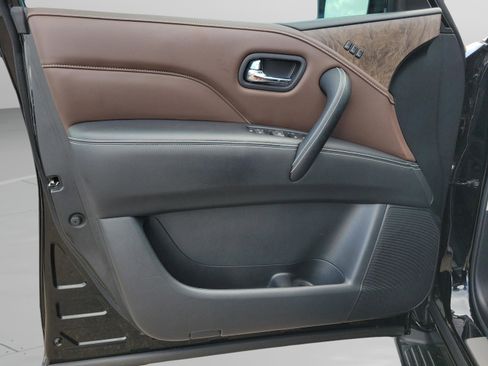 Used 2023 INFINITI QX80 Premium Select w/ Cargo Package image 24