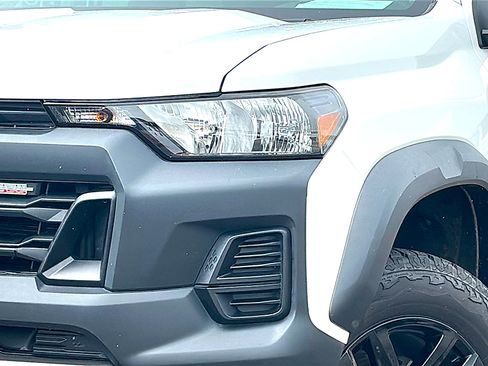 Used 2025 Chevrolet Colorado Trail Boss AWD/4WD image 4