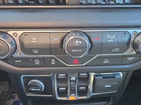 New 2026 Jeep Gladiator Sport image 20