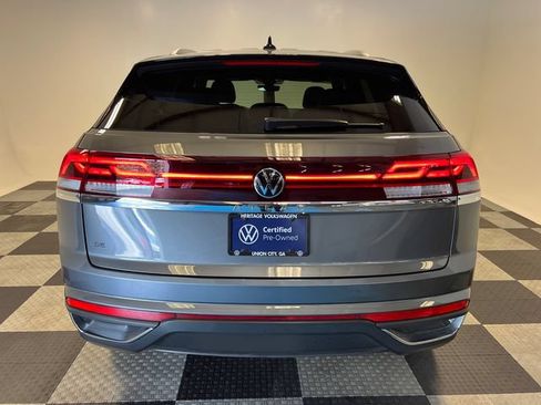 Certified 2024 Volkswagen Atlas Cross Sport SE FWD image 4