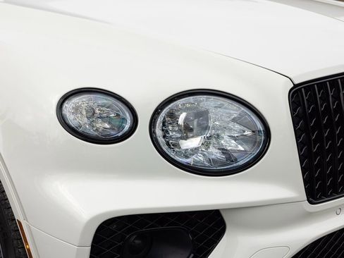 Used 2023 Bentley Bentayga Extended Wheelbase image 19