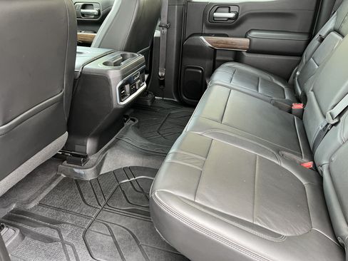 Used 2020 Chevrolet Silverado 1500 High Country w/ Technology Package AWD/4WD image 17