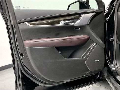 Used 2023 Cadillac XT6 Premium Luxury w/ Technology Package FWD image 22