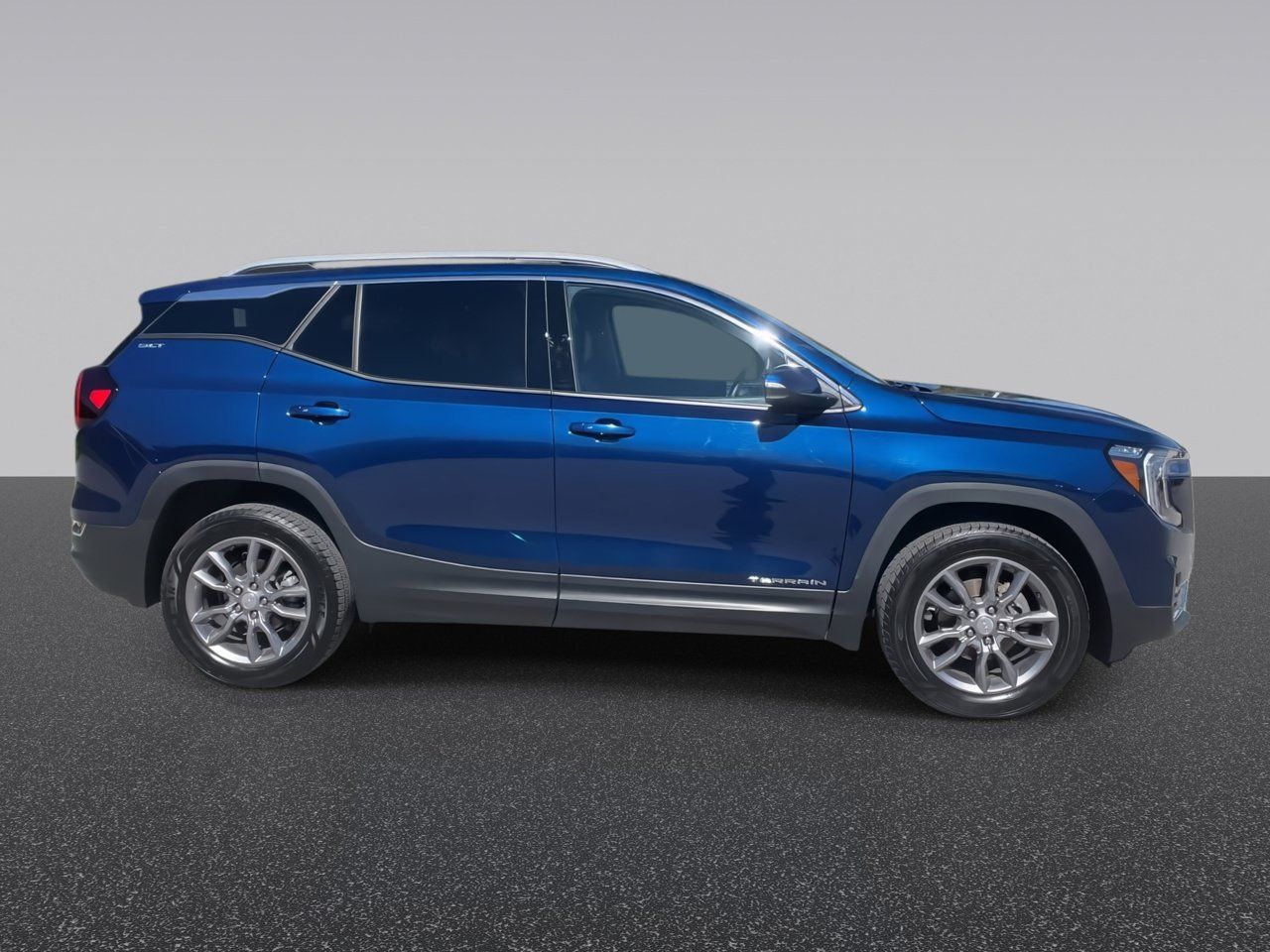 Used 2022 GMC Terrain SLT w/ Tech Package AWD/4WD image 10