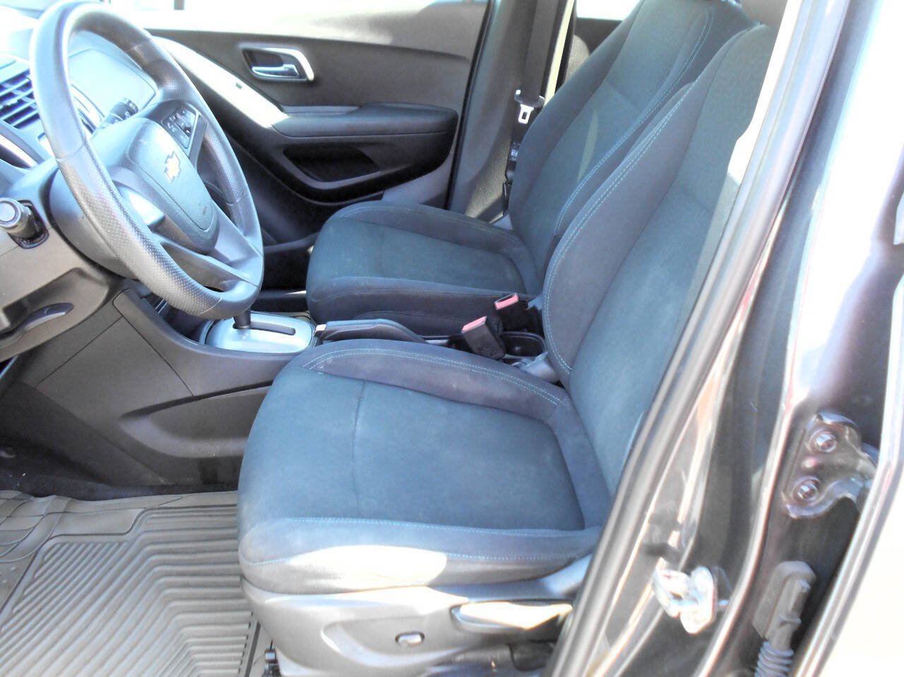 Used 2016 Chevrolet Trax LS AWD/4WD image 9