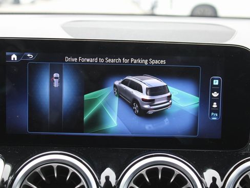 Certified 2025 Mercedes-Benz GLB 250 image 21