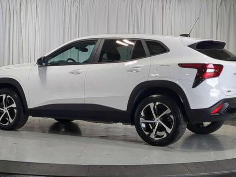 Used 2024 Chevrolet Trax RS w/ Driver Confidence Package FWD image 6