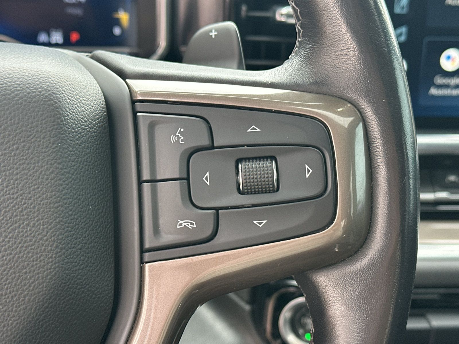 Used 2022 Chevrolet Silverado 1500 High Country w/ High Country Premium Package AWD/4WD image 22