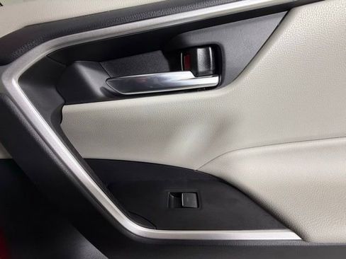 Used 2022 Toyota RAV4 XLE Premium image 35