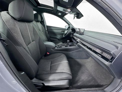 Used 2025 Honda Accord Sport image 26