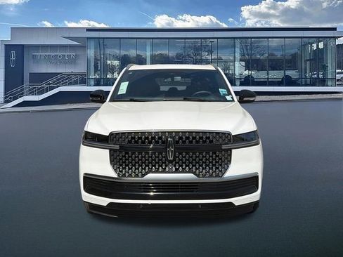 New 2026 Lincoln Navigator Reserve AWD/4WD image 2