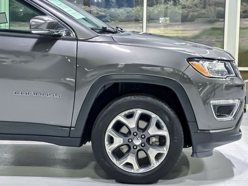 Used 2020 Jeep Compass Limited AWD/4WD image 34