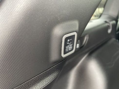 New 2025 Jeep Grand Cherokee Altitude image 21