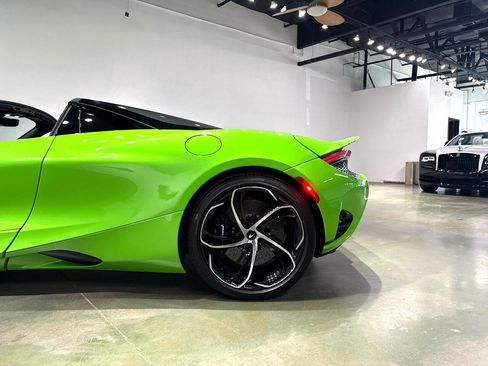 Used 2024 McLaren 750S Spider image 6